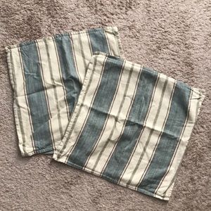 • pillow shams •